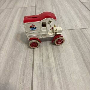 ERTL 1905 Ford First Delivery Car  Bank AMOCO